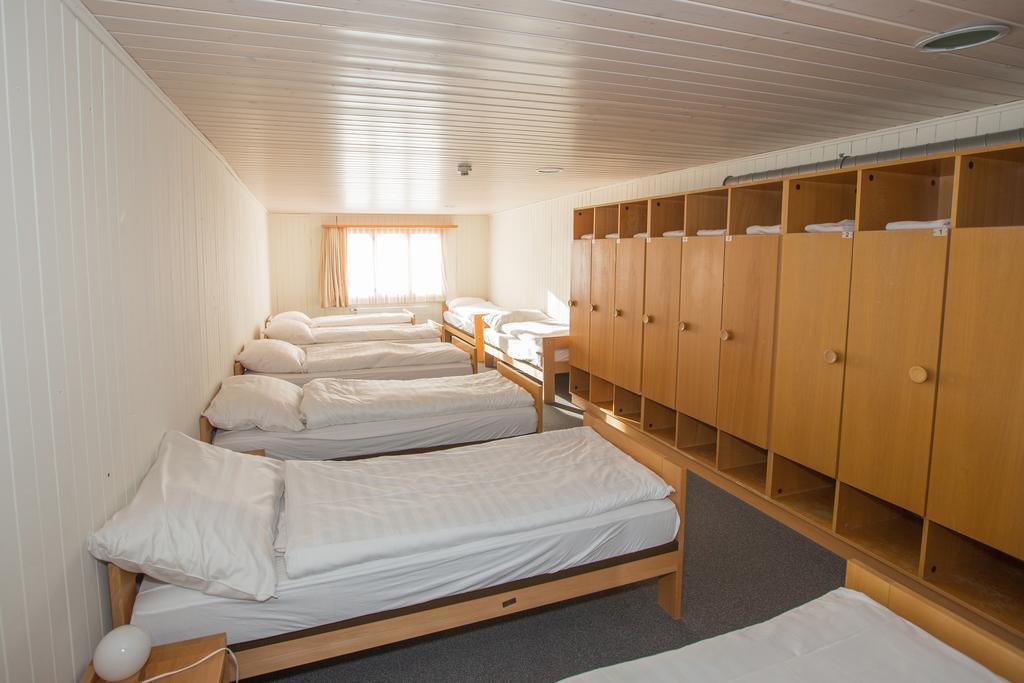 Berghaus Nagens Hostel Flims Exterior foto
